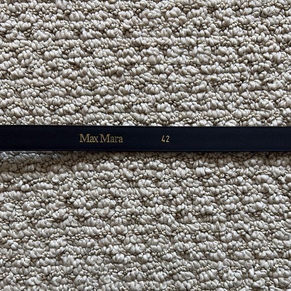 Max Mara Women’s Black Leather Belt - 42 - Picture 3 of 7